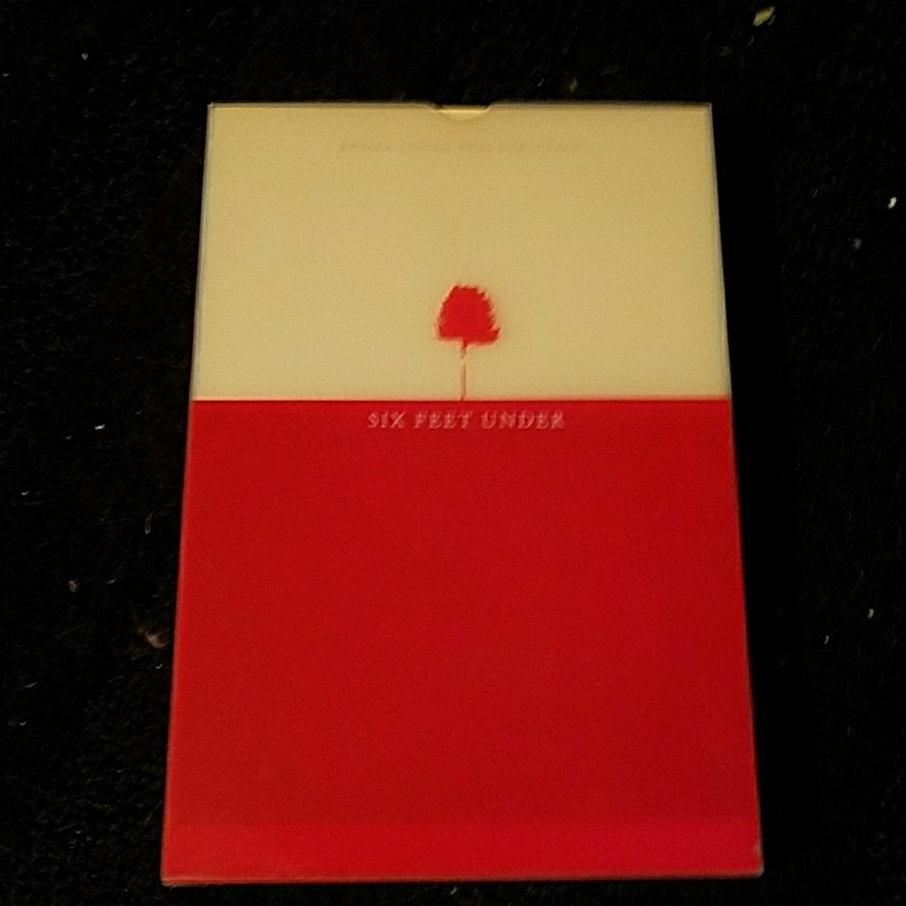 PERFECT for the die hard Six Feet Under Fan